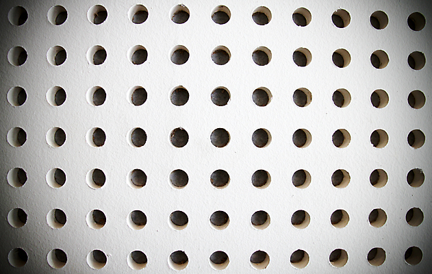 포토 JPG 해외이미지 디자인 선 음악 벽 백그라운드 패턴 벽지 표면 추상 실내 사람없음 내부 소리 방 흰색 악단 점 구멍 거친 질감 비네팅 깊이 해외202004 해외포토 컬러 무늬 문화예술 촬영기법 파일형식 이미지허브