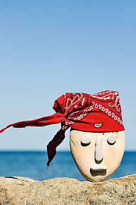 포토 JPG 해외이미지 옷 얼굴 선 바다 무늬 패턴 자연 휴식 해변 사람없음 여름 컬러풀 머리 유행 쌓기 목도리 스파 조약돌 바위 머리띠 뜨거움 보호 심볼 명상 매듭 주말 사암 평형 스타일 반다나 해외202004 해외포토 잡화 계절 컬러 컨셉 장신구 모션 신체부위 수영 돌_바위 생태계 파일형식 헤어액세사리 이미지허브