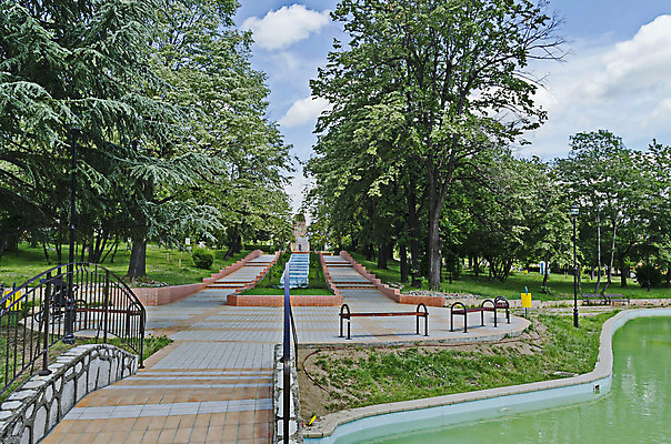 포토 JPG 해외이미지 나무 식물 꽃 조각 건축양식 부분 하늘 산 미술 사람없음 물 숫자 정원 폭포 흐름 타운 일반 천연기념물 불가리아 해외202004 해외포토 자연요소 문자 건축 컨셉 자연 문화예술 도시 파일형식 남유럽 이미지허브