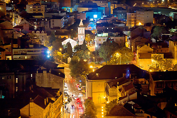 포토 JPG 해외이미지 외관 유럽 바다 여행 건축양식 휴가 전등 거리 주택 안테나 파노라마 풍경 사람없음 야외 건물 물 여름 파란색 도시풍경 컬러풀 교회 탑 도시 만 역사 야간 저녁 지중해 그림 시력 포트 타운 크로아티아 옛날 해외202004 해외포토 자연요소 건축물 계절 건축 나라 컬러 통신 종교건축 조명 촬영기법 파일형식 이미지허브