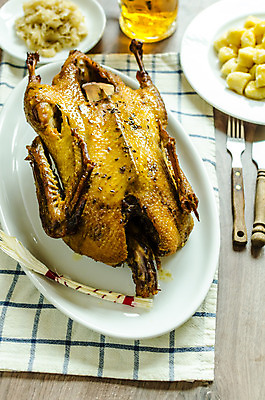 포토 JPG 해외이미지 접시 음식 크리스마스 채소 과일 재료 감자 오리 건강 육류 요리 사람없음 빨간색 노란색 식사 저녁식사 중국 튀김 흰색 축하 신선 그릴 사과 가슴 굽기 배고픔 양배추 슬라이스 체코 거위 추수감사절 경단 핸드메이드 해외202004 해외포토 식기 기념일 유럽 아시아 기독교 컬러 컨셉 식재료 조류 주방용품 신체부위 구이 파일형식 이미지허브