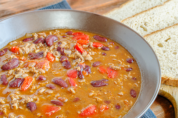 포토 JPG 해외이미지 전통 접시 음식 빵 토마토 고추 콩 주택 파프리카 파슬리 육류 요리 사람없음 목재 빨간색 갈색 금속 숟가락 식사 저녁식사 소고기 시골 신선 뜨거움 사발 신장 맛 맥박 수프 농부 수증기 매움 서빙 후추 점심식사 기본 다진 입가심 해외202004 해외포토 나무 직업 식기 컬러 컨셉 채소 식재료 재료 의학 재질 곡류 수저 건물 사기그릇 비뇨기관 향신료 파일형식 이미지허브