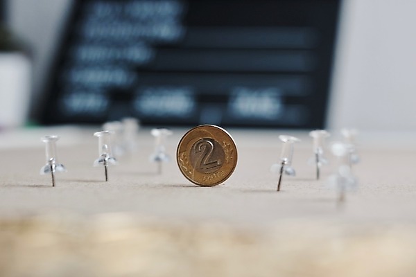 포토 JPG 해외이미지 라이프스타일 돈 사람없음 금융 동전 영화관 영화 광택 폴란드 해외202004 해외포토 유럽 문화예술 생활 경제 재산 극장 파일형식 이미지허브