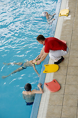 포토 JPG 해외이미지 행복 어린이 스포츠 놀이 휴식 따뜻함 한명 소년 파란색 수영 기쁨 젖음 뜨거움 스노클링 잠수부 해외202004 해외포토 1 남자 감정 컬러 컨셉 사람 수상스포츠 전문직 파일형식 이미지허브