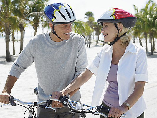 포토 JPG 해외이미지 나무 백인 라이프스타일 커플 여자 남자 행복 스포츠 중년 50대 2 휴가 함께함 건강 사랑 미소 안전 사람 성인 야외 두명 가로 여름 운동 자전거 60대 결합 헬멧 은퇴 사이클링 해외202004 해외포토 서양인 식물 계절 노년 감정 컨셉 관계 표정 생활 바이크 보호장비 육상스포츠 파일형식 이미지허브