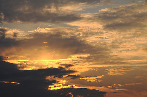 포토 JPG 해외이미지 구름 백그라운드 자연 하늘 바람 날씨 추상 사람없음 야외 가로 빛 어둠 황혼 일몰 폭풍 천국 솜털 흐림 해외202004 해외포토 자연요소 무늬 노을 생태계 파일형식 이미지허브