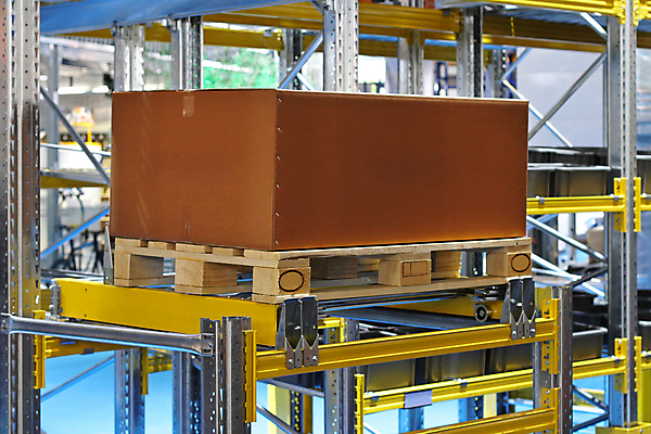 포토 JPG 해외이미지 산업 공장 교통시설 사람없음 상자 화물 상품 패키지 물류 해외202004 해외포토 교통 공업 운송업 시설 파일형식 이미지허브