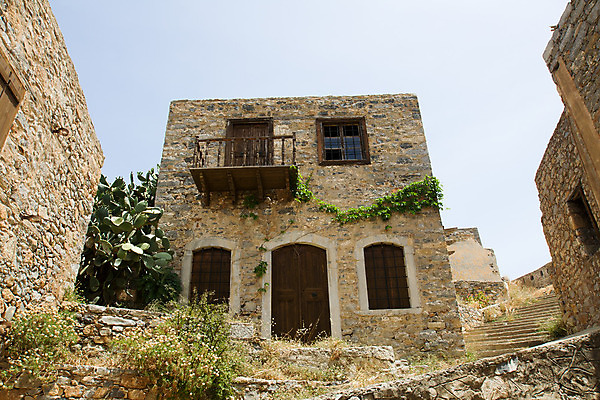 포토 JPG 해외이미지 전통 문화 건축양식 창문 하늘 벽돌 출입구 주택 협상 사람없음 건물 파란색 문 마을 골동품 발코니 시골 역사 작음 지중해 버리기 그림 시골집 복고 과거 장면 구식 방치 시각장애인 옛날 파멸 판잣집 스타일 해외202004 해외포토 건축물 건축 바다 컬러 컨셉 비즈니스 모션 크기 장애인 파일형식 소멸 이미지허브