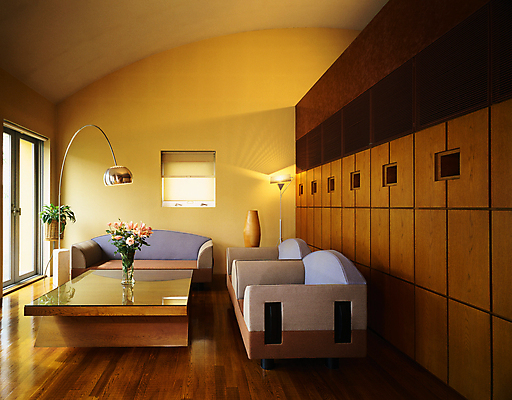 포토 JPG 해외이미지 남자 아시아 섬 가구 건축양식 탁자 사람없음 책 인테리어 일본 램프 도시 작가 해외202004 해외포토 직업 디자인 건축 나라 생활용품 조명 사람 파일형식 이미지허브