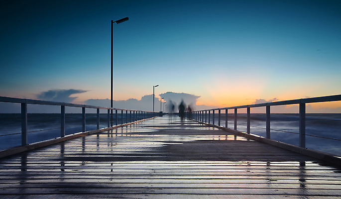 포토 JPG 해외이미지 구름 파도 바다 여행 모션 하늘 사람 풍경 사람없음 물 반사 걷기 일출 항구 일몰 서핑 떨어짐 방파제 신호 블러 수평선 해외202004 해외포토 자연요소 공공시설 컨셉 교통시설 노을 수상스포츠 파일형식 이미지허브