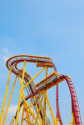 포토 JPG 해외이미지 공원 행복 여행 포즈 건축양식 모션 놀이 하늘 휴가 사람없음 야외 세로 축제 게임 바퀴 원형 고리 속도 흥분 정사각형 롤러 비명 테마 해외202004 해외포토 도형 공공시설 건축 감정 파일형식 이미지허브