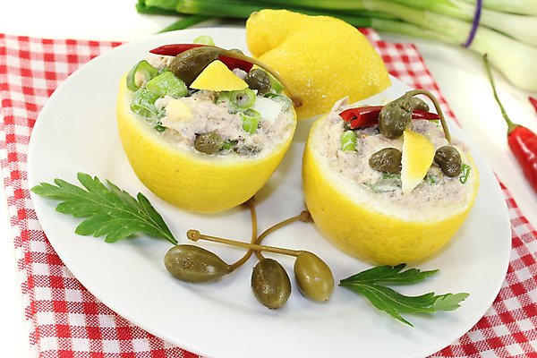 포토 JPG 해외이미지 양파 사람없음 요식업 배열 참치 레몬 가득함 폭식 뷔페 스터핑 해외202004 해외포토 산업 채소 과일 어류 파일형식 이미지허브