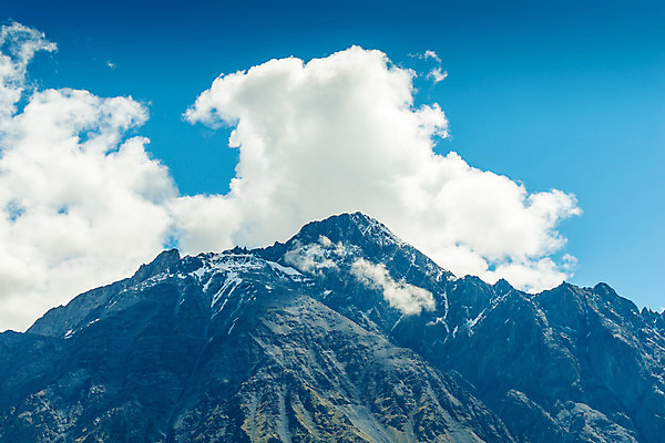 포토 JPG 해외이미지 구름 계절 여행 밭 자연 하늘 휴가 산 파노라마 풍경 사람없음 야외 초록색 여름 파란색 환경 골짜기 계곡 봄 하이킹 시골 숲 언덕 빙하 러시아 장면 내추럴 절정 조지아 해외202004 해외포토 자연요소 유럽 컬러 농업 레저 촬영기법 생태계 동유럽 파일형식 이미지허브