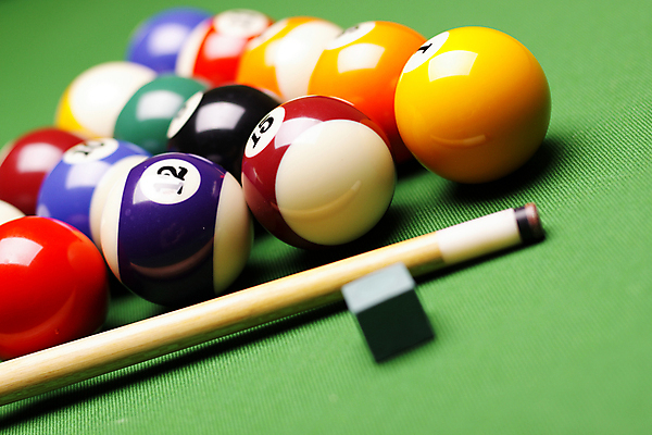 포토 JPG 해외이미지 스포츠 공 탁자 사람없음 초록색 숫자 게임 8 당구 클럽 신호 해외202004 해외포토 문자 컬러 가구 놀이 구기 파일형식 이미지허브