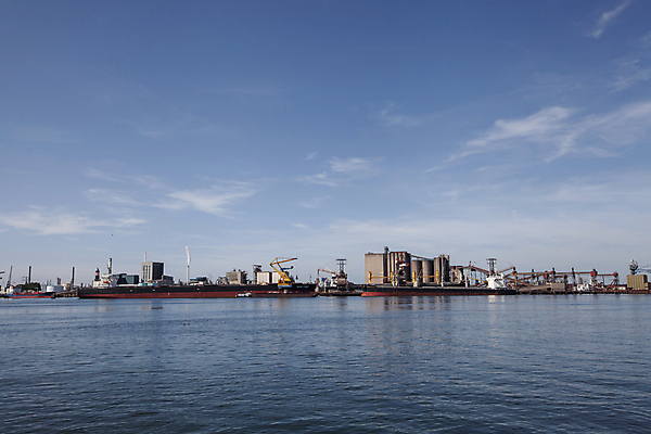 포토 JPG 해외이미지 산업 바다 비즈니스 교통시설 사람없음 세계 글로벌 쌓기 항구 트럭 화물 보트 상품 컨테이너 조선소 창고 기중기 무역 함선 상업 수납 포트 지게차 물류 분배 터미널 세관 해외202004 해외포토 교통 배_교통 모션 자동차 운송업 중장비 시설 파일형식 관세청 이미지허브