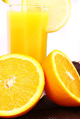 포토 JPG 해외이미지 실루엣 음료 음식 백그라운드 다이어트 오렌지 과일 재료 부분 자연 유리 귤 건강 사람없음 약 노란색 주스 활발 추위 흰색 신선 원형 달콤 아침식사 자르기 먹기 오브젝트 상쾌 날것 고립 신맛 완벽 해외202004 해외포토 도형 감정 컬러 컨셉 의학 모션 재질 촬영기법 식사 맛 생태계 파일형식 이미지허브