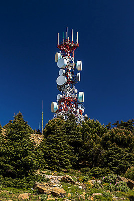 포토 JPG 해외이미지 접시 산업 파도 통신 하늘 모바일 산 세포 안테나 사람없음 야외 파란색 탑 금속 텔레비전 자료 장비 인공위성 정보 네트워크 중앙 역 연결 큼 무선전화기 전화기 수화기 라디오 신호 방송 공학 돛대 전송 송신기 채널 철강 해외202004 해외포토 식기 건축물 교육 바다 컬러 교통시설 재질 전자제품 크기 파일형식 이미지허브