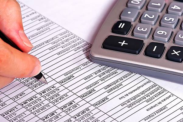 포토 JPG 해외이미지 손 돈 비즈니스 성공 사람없음 금융 경제 펜 판매 저축 계산기 시장 구매 주식 무역 투자 이익 영수증 회계 계산서 금리 빚 관심 매각 세금 수입 회계사 해외202004 해외포토 직업 산업 컨셉 문구용품 신체부위 쇼핑 필기구 장비 재산 파일형식 이미지허브