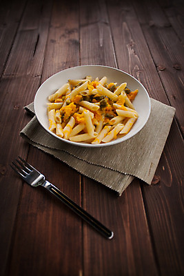 포토 JPG 해외이미지 접시 음식 포크 다이어트 채소 호박 콩 파스타 사람없음 빛 저녁식사 이탈리아 신선 먹이 준비 점심식사 채식주의자 펜네 비건 해외202004 해외포토 식기 유럽 곡류 서양음식 건강 식사 채식 파일형식 이미지허브