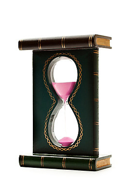 포토 JPG 해외이미지 모래 시계 전구 유리 사람없음 목재 빨간색 세로 달리기 반사 노란색 장비 흐름 수확 골동품 가을 기구 공구 시간 투명 기다림 손목시계 모래시계 측정 오브젝트 사인 피라미드 기회 함선 과거 통과 타이머 낭비 재촉 마감 방법 분 실린더 카운트다운 해외202004 해외포토 나무 건축물 계절 컬러 컨셉 농업 배_교통 재료 장신구 모션 재질 도구 랜드마크 파일형식 이미지허브