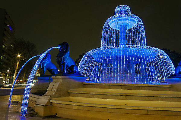 포토 JPG 해외이미지 건축물 건축양식 풍경 사람없음 야외 빛 조각상 프랑스 야간 분수대 광장 파리_프랑스 해외202004 해외포토 자연요소 건축 유럽 조형물 파일형식 이미지허브