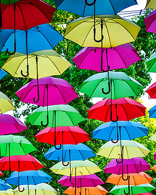 포토 JPG 해외이미지 디자인 행복 문화 여행 백그라운드 컨셉 무지개 패턴 오렌지 우산 하늘 날씨 추상 휴가 거리 종류 미술 사람없음 장식 빨간색 초록색 파란색 컬러풀 노란색 흰색 축하 도시 보호 질감 양산 가림막 강렬 많음 해외202004 해외포토 자연요소 감정 컬러 무늬 과일 문화예술 파일형식 이미지허브