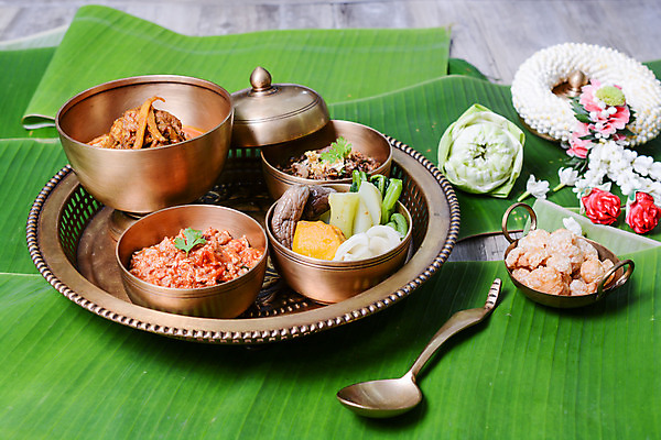 포토 JPG 해외이미지 전통 접시 문화 음식 백그라운드 채소 태국 고추 밥 오이 건강 육류 돼지고기 요리 동양인 사람없음 초록색 세트 여행객 식당 식사 저녁식사 신선 최고 뜨거움 사발 맛 혼합 먹기 향신료 매움 후추 북쪽 점심식사 어려움 인기 해외202004 해외포토 식기 아시아 컬러 컨셉 식재료 모션 사람 인종 상점 사기그릇 방향 향미료 파일형식 이미지허브