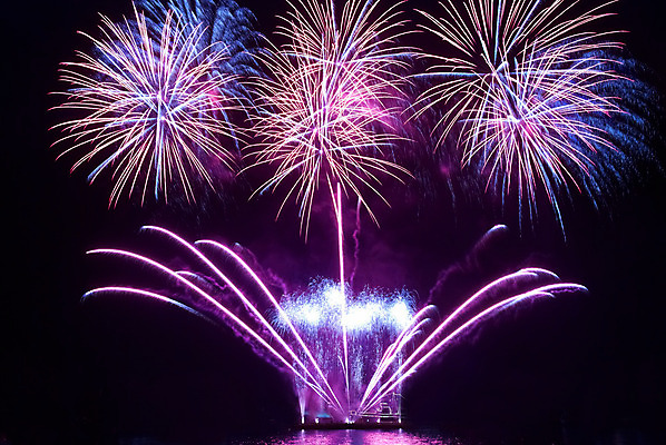 포토 JPG 해외이미지 기념일 행복 별 백그라운드 크리스마스 하늘 불 추상 휴가 불꽃 새로움 기념 미술 이벤트 사람없음 빨간색 물 파란색 빛 컬러풀 반사 노란색 파티 검은색 축제 어둠 기쁨 자유 흰색 축하 4 야간 저녁 폭발 연도 경례 파열 7월 광 독립 해외202004 해외포토 자연요소 감정 컬러 컨셉 무늬 문화예술 숫자 인사 날짜 파일형식 이미지허브