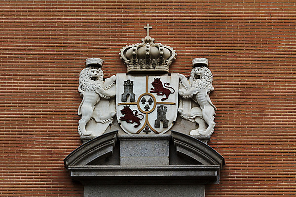 포토 JPG 해외이미지 외관 꽃 유럽 벽 십자가 패턴 오렌지 건축양식 부분 창문 왕관 벽돌 사람없음 빨간색 탑 흰색 센터 스페인 사자 심볼 묘사 질감 대문 방패 마드리드 스페인어 옛날 해외202004 해외포토 식물 건축물 건축 나라 컬러 무늬 과일 포유류 문 파일형식 이미지허브