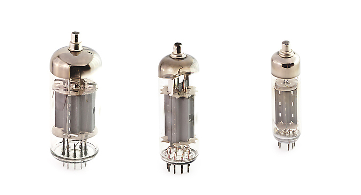 포토 JPG 해외이미지 산업 과학 전구 유리 사람없음 전자제품 빛 금속 힘 장비 수확 흰색 램프 그룹 역사 무선전화기 과학자 라디오 복고 오디오 튜브 고립 다이오드 발명 옛날 진공 공급 해외202004 해외포토 직업 컬러 농업 재질 조명 전화기 학자 파일형식 이미지허브