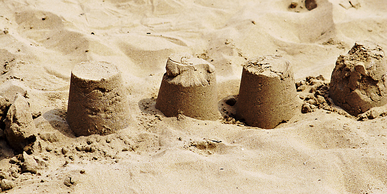 포토 JPG 해외이미지 모양 모래 파도 바다 여행 놀이 휴가 휴식 해변 사람없음 야외 물 모래사장 장난감 태양 노란색 맑음 젖음 저녁 주말 해외202004 해외포토 자연요소 컬러 컨셉 날씨 야간 파일형식 이미지허브