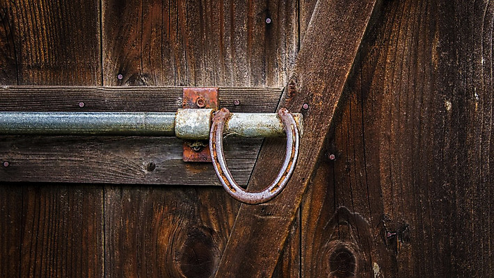 포토 JPG 해외이미지 구름 외관 벽 백그라운드 밭 농업 건축양식 자연 하늘 주택 손잡이 풍경 사람없음 야외 내부 건물 목재 여름 빛 햇빛 태양 농가 농장 문 목장 방 수확 골동품 시골 땅 버리기 복고 캘리포니아 헛간 외양간 그런지 깨짐 밭일 썩음 옛날 판잣집 편자 해외202004 해외포토 자연요소 나무 건축물 계절 건축 산업 컨셉 재료 모션 미국 생태계 저장고 말발굽 파일형식 이미지허브