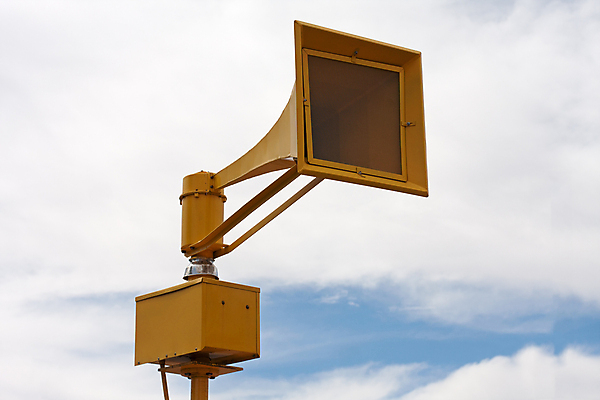 포토 JPG 해외이미지 통신 하늘 불 날씨 뿔 경고 안전 사람없음 야외 세계 금속 확성기 소리 긴급 발표 위험 큼 공격 호루라기 알림 신호 전쟁 공포 폭풍 시스템 봉 시끄러움 일반 주소 경보 대피 사이렌 심각 쓰나미 재앙 허리케인 해외202004 해외포토 자연요소 컨셉 모션 재질 크기 자연재해 해일 파일형식 이미지허브