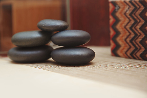포토 JPG 해외이미지 웰빙 문화 컨셉 탁자 휴식 실내 건강 사람없음 치료 약 일본 스파 고요 매트 약재 조약돌 마사지 순수 명상 오브젝트 심플 테라피 순서 해외202004 해외포토 아시아 가구 의학 내부 뷰티 돌_바위 파일형식 이미지허브
