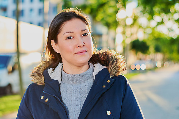 포토 JPG 해외이미지 학생 손 응시 여자 백그라운드 인터넷 텍스트 통신 성공 모바일 새로움 갈색머리 세포 한명 사람 성인 스마트폰 핸드폰 독서 흰색 잡기 오픈 입 메시지 스마트 긍정 충격 부름 타입 고립 문자메시지 셀룰러 해외202004 해외포토 1 헤어스타일 시선 컬러 컨셉 모션 신체부위 전자제품 스마트기기 파일형식 이미지허브