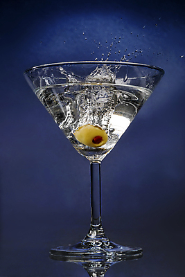 포토 JPG 해외이미지 한잔 사람없음 칵테일 올리브 액체표현 튀는물 스플래쉬 해외202004 해외포토 1 열매 주류 순간포착 액체 파일형식 이미지허브