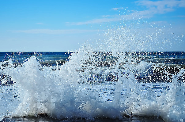 포토 JPG 해외이미지 파도 바다 자연 바람 날씨 해변 사람없음 가로 물 파란색 힘 거품 손상 분노 바위 신선 황무지 가장자리 떨어짐 위험 분무기 단절 때리기 투쟁 힘찬 해외202004 해외포토 자연요소 감정 컬러 컨셉 모션 돌_바위 둘레 생태계 파일형식 이미지허브