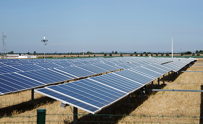 포토 JPG 해외이미지 식물 산업 자연 하늘 세포 사람없음 야외 가로 초록색 파란색 태양 반사 환경 힘 재활용 에너지 시골 판넬 역 태양에너지 세대 개발 해외202004 해외포토 자연요소 컬러 교통시설 그린에너지 친환경 생태계 파일형식 이미지허브