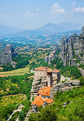 포토 JPG 해외이미지 전통 종교 여행 겨울 건축양식 자연 하늘 지붕 산 미술 풍경 사람없음 파란색 교회 여행객 믿음 탑 일몰 가을 바위 기도 예수 재산 고독 승려 그리스 신성 수도원 그리스인 신앙심 옛날 회랑 스타일 메테오라 해외202004 해외포토 서양인 건축물 계절 건축 감정 유럽 컬러 종교건축 문화예술 사람 건물 금융 노을 세계문화유산 돌_바위 신_종교 복도 성직자 생태계 파일형식 이미지허브
