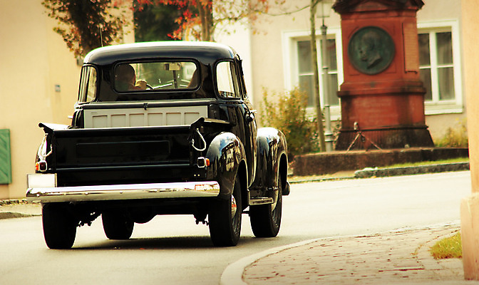 포토 JPG 해외이미지 도로 50대 여행 창문 교통시설 자동차 거리 사람없음 야외 노란색 맑음 검은색 미국 운전 수확 골동품 화물 침대 바퀴 운전사 클래식 선택 60대 농부 큼 향수 복고 세피아 옛날 픽업 공급 스타일 해외202004 해외포토 직업 노년 길 육상교통 컬러 중년 가구 교통 컨셉 북아메리카 농업 모션 날씨 촬영기법 화장품 운송업 크기 시설 파일형식 이미지허브