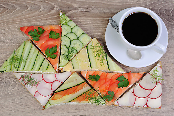 포토 JPG 해외이미지 커피 음식 빵 조각 다이어트 토마토 채소 부분 탁자 오이 치즈 샌드위치 건강 사람없음 컵 아침식사 균형 토스트 점심식사 단절 딜 저칼로리 총각무 해외202004 해외포토 식기 음료 가구 유제품 식사 무 파일형식 이미지허브