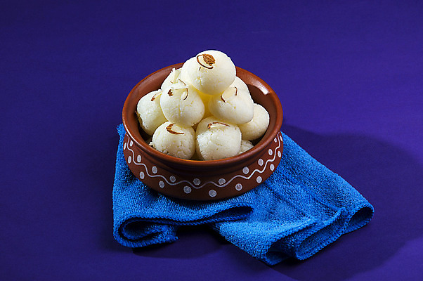 포토 JPG 해외이미지 디저트 사람없음 도자기 원형 사기그릇 냅킨 인도음식 해외포토 도형 그릇 음식 동양음식 파일형식 이미지허브