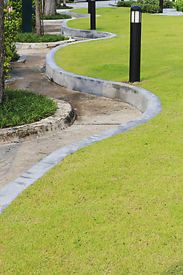 포토 JPG 해외이미지 모양 선 여행 곡선 가로등 자국 잔디 사람없음 야외 초록색 빛 도시 슛 장면 S 길가 자취 해외202004 해외포토 식물 알파벳 공공시설 컬러 파일형식 이미지허브