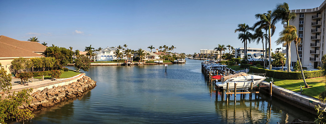 포토 JPG 해외이미지 바다 요트 자연 하늘 휴가 파노라마 풍경 사람없음 강 미국 보트 수로 나폴리 뱃놀이 플로리다 해외202004 해외포토 북아메리카 촬영기법 전통놀이 이탈리아 배 생태계 선박 파일형식 이미지허브