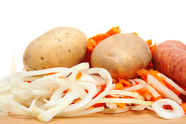 포토 JPG 해외이미지 웰빙 채소 양파 감자 실내 사람없음 당근 신선 흰배경 유기농 슬라이스 나무도마 해외202004 해외포토 백그라운드 뿌리채소 도마 내부 목재 흰색 파일형식 이미지허브