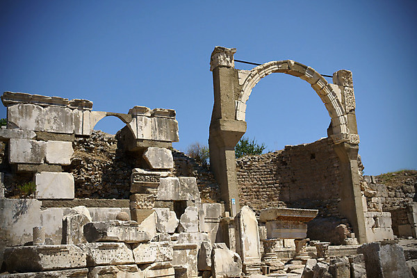 포토 JPG 해외이미지 여행 건축양식 유물 미술 사람없음 야외 건물 기둥 도시 사찰 역사 중앙 묘사 동쪽 선사시대 칠면조 그리스인 로마인 옛날 파멸 해외202004 튀르키예 해외포토 서양인 전통 건축물 건축 아시아 컨셉 종교건축 조류 문화예술 인종 방향 파일형식 소멸 이미지허브