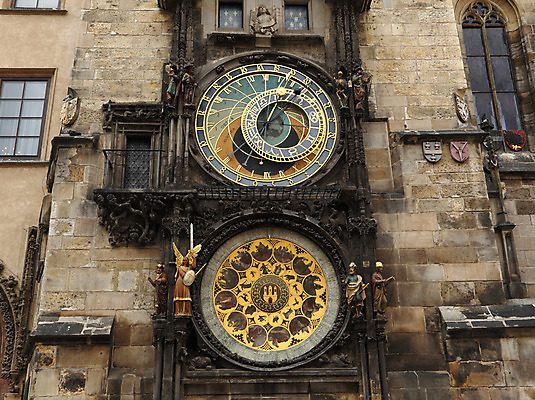 포토 JPG 해외이미지 외관 유럽 벽 시계 여행 건축양식 창문 사람없음 건물 여행객 기계 달력 기구 시간 작업 원형 중세 역사 체코 방문 프라하 보헤미아 옛날 회복 해외202004 해외포토 도형 건축물 건축 나라 컨셉 사람 파일형식 이미지허브