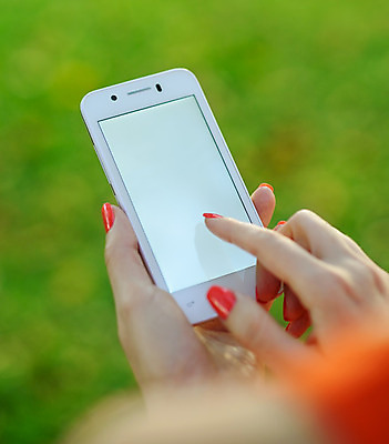 포토 JPG 해외이미지 1 라이프스타일 응시 여자 컨셉 인터넷 오렌지 텍스트 통신 손가락 모션 모바일 아이디어 사람 사람없음 야외 빨간색 초록색 스마트폰 글로벌 독서 카메라 자료 터치 흰색 관찰 잡기 그물 서핑 메시지 연결 전화기 스마트 타입 해외202004 해외포토 손 시선 컬러 과일 생활 전자제품 핸드폰 스마트기기 수상스포츠 파일형식 이미지허브