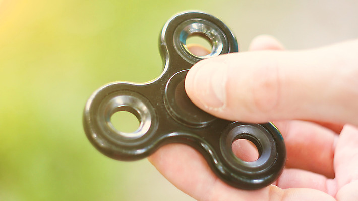 포토 JPG 해외이미지 손 디자인 행복 어린이 백그라운드 이동 공 손가락 놀이 바람 휴식 사람없음 컬러풀 장난감 힘 풍차 에너지 게임 아기 바퀴 부채 플라스틱 돌리기 무료 베어링 인기 해외202004 해외포토 자연요소 감정 컬러 컨셉 모션 재질 날씨 사람 신체부위 파일형식 이미지허브