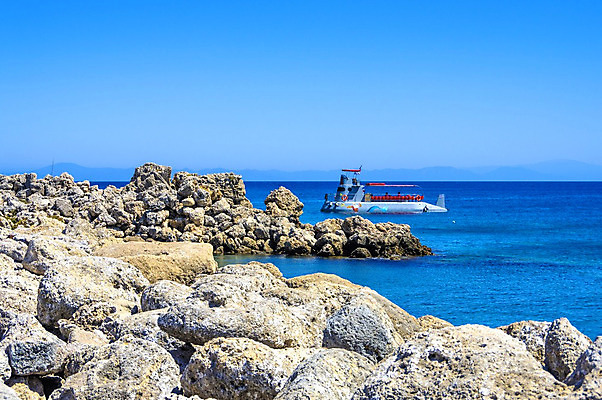 포토 JPG 해외이미지 유럽 바다 섬 여행 건축양식 자연 하늘 항해 풍경 해변 사람없음 물 여름 파란색 태양 여행객 만 성 지중해 그리스 함선 상업 타운 기념물 그리스인 랜드마크 옛날 해외202004 해외포토 자연요소 서양인 건축물 계절 건축 나라 컬러 배_교통 사람 도시 생태계 파일형식이미지허브 